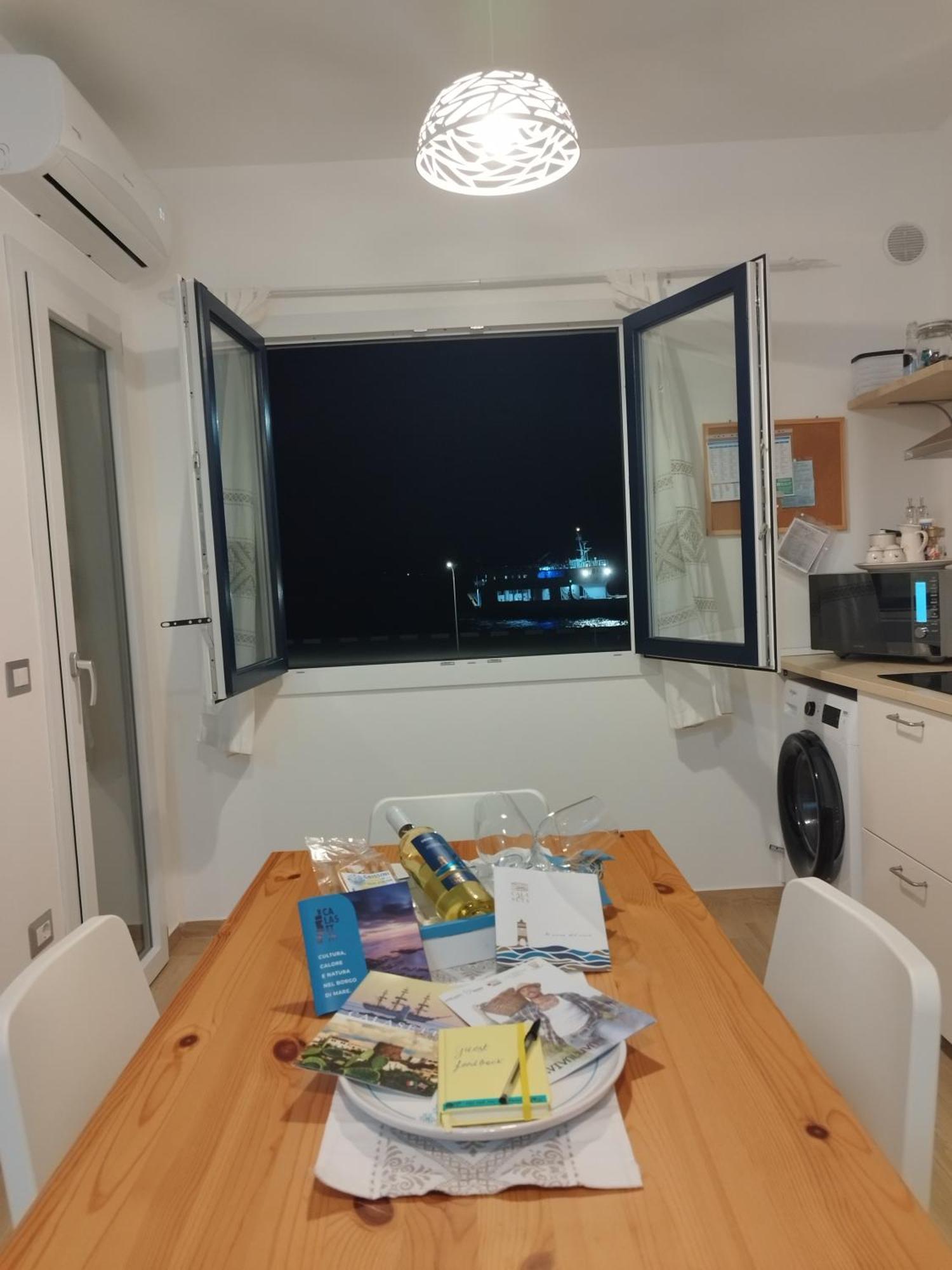 Sky And Sea Apartment 칼라세타 외부 사진